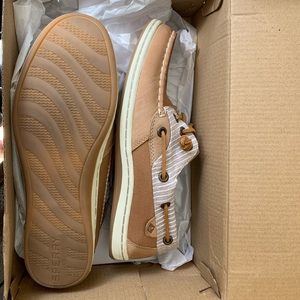 Brand new Sperry boat shoes